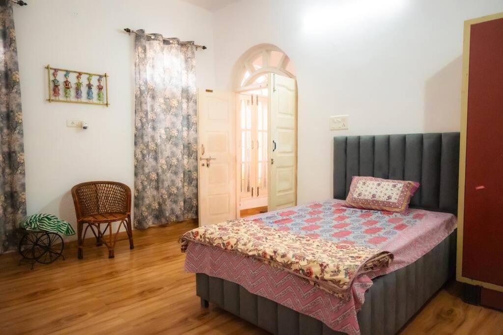 Blue Door Villa By Homeyhuts Rājpur Kültér fotó