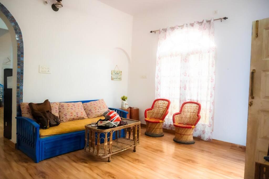 Blue Door Villa By Homeyhuts Rājpur Kültér fotó