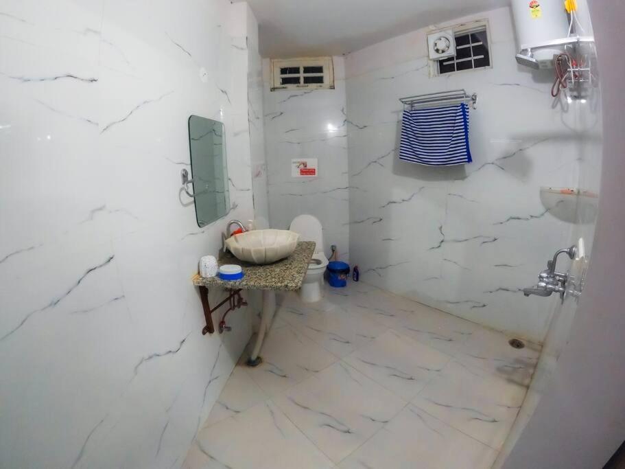 Blue Door Villa By Homeyhuts Rājpur Kültér fotó