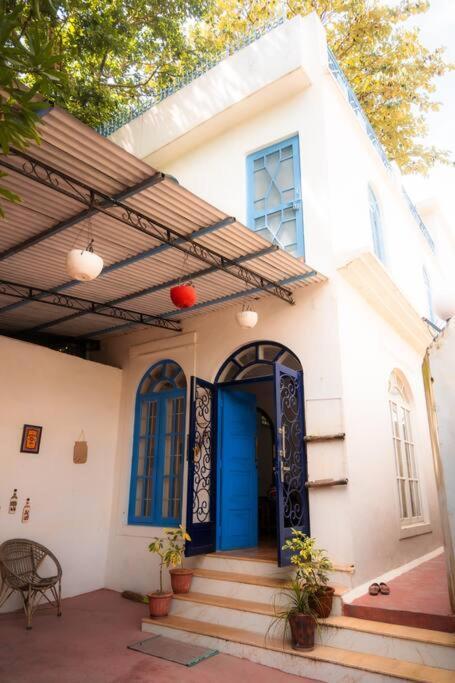 Blue Door Villa By Homeyhuts Rājpur Kültér fotó