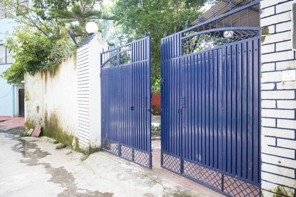 Blue Door Villa By Homeyhuts Rājpur Kültér fotó